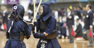 kendo_w1-300x153 剣道有段者が強盗を撃退！実際の強さは！初段になる為の期間は？